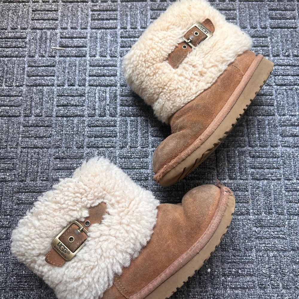 UGG Tan and Cream Cozy Winter Boots